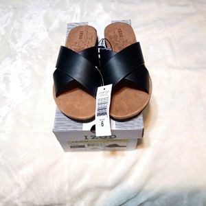 Women's IZOD Slip On Sandals Size 6  NWT